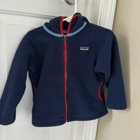 Patagonia Other - Unisex Patagonia fleece. navy blue with red piping.